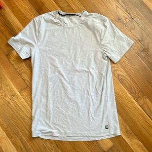 layer 8, size small, smoke free house